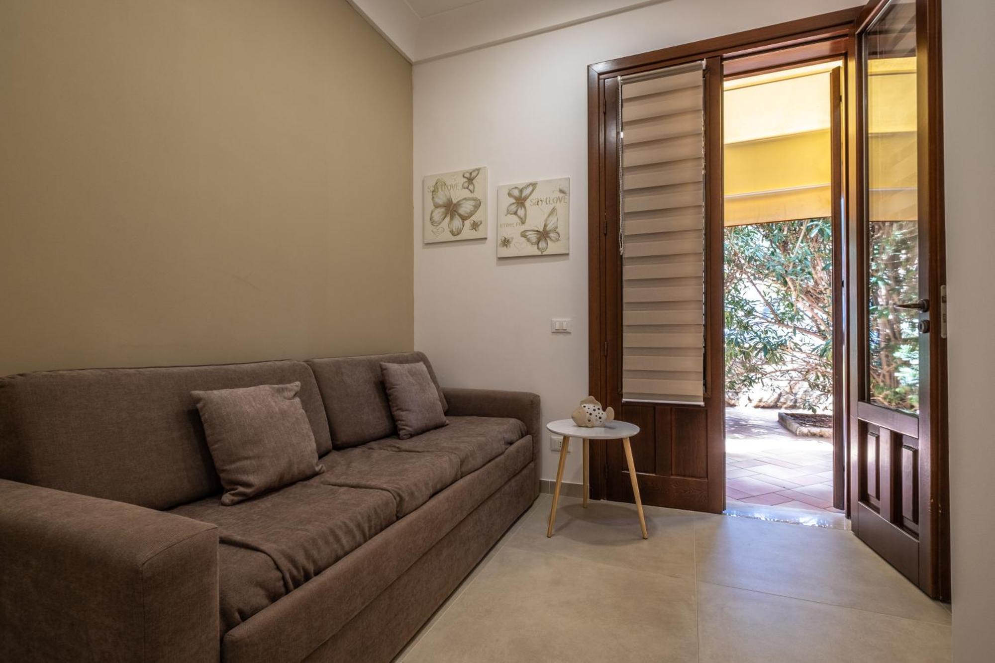 Cala Di Ponente Hotel Castelluzzo Exterior photo